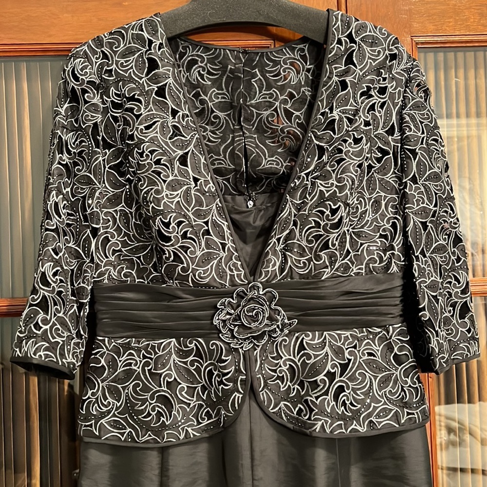 DAYMOR COUTURE Dress - Picture 2 of 8